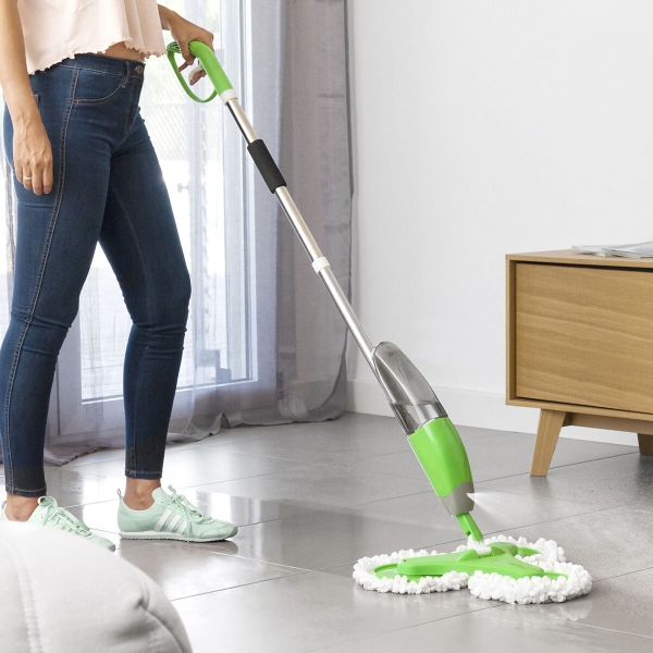 Miltifunctional triple-head spray mop